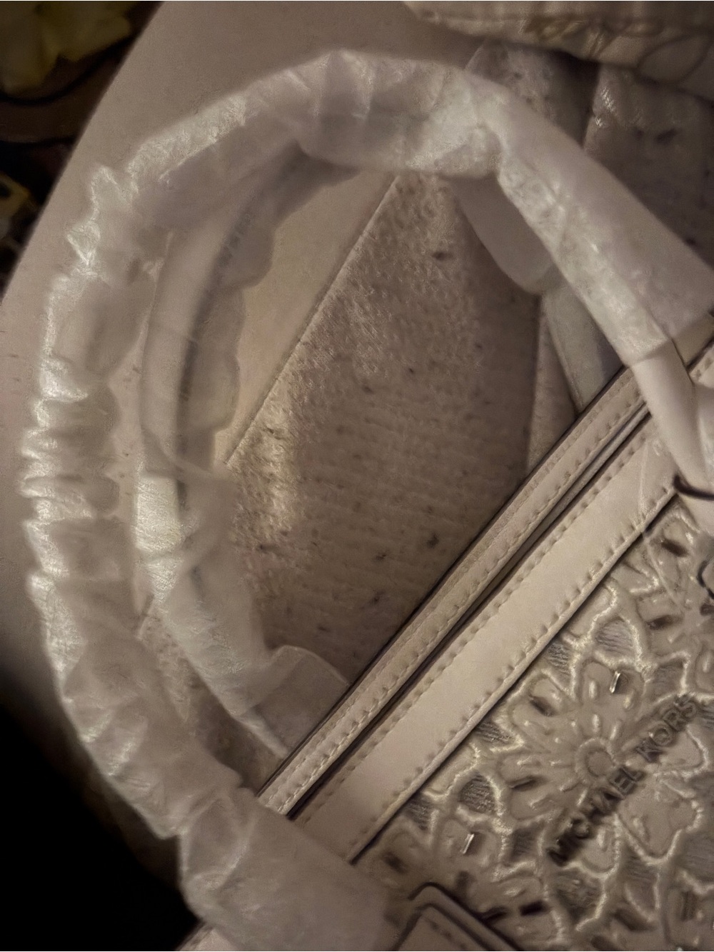 White Lace-Overlay Women's Tote crossbodyHandbag Michael Kors new with defects - Picture 3 of 12